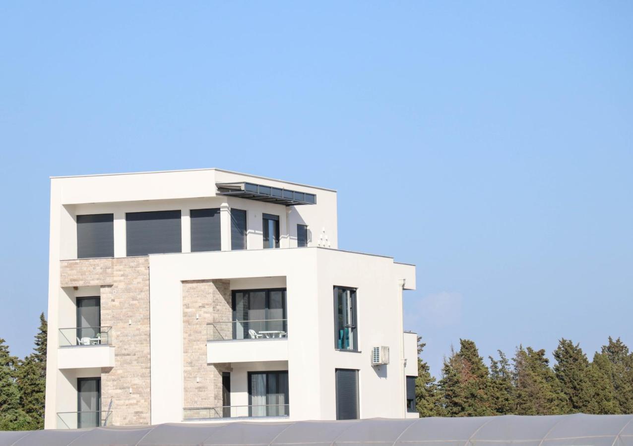 Manora * Ülgün